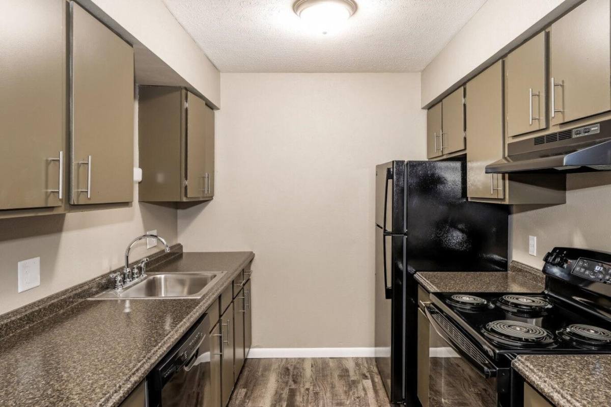 Apartment for rent at Ravenswood, 4668 Talmadge Green Rd #1A, Toledo, OH 43623