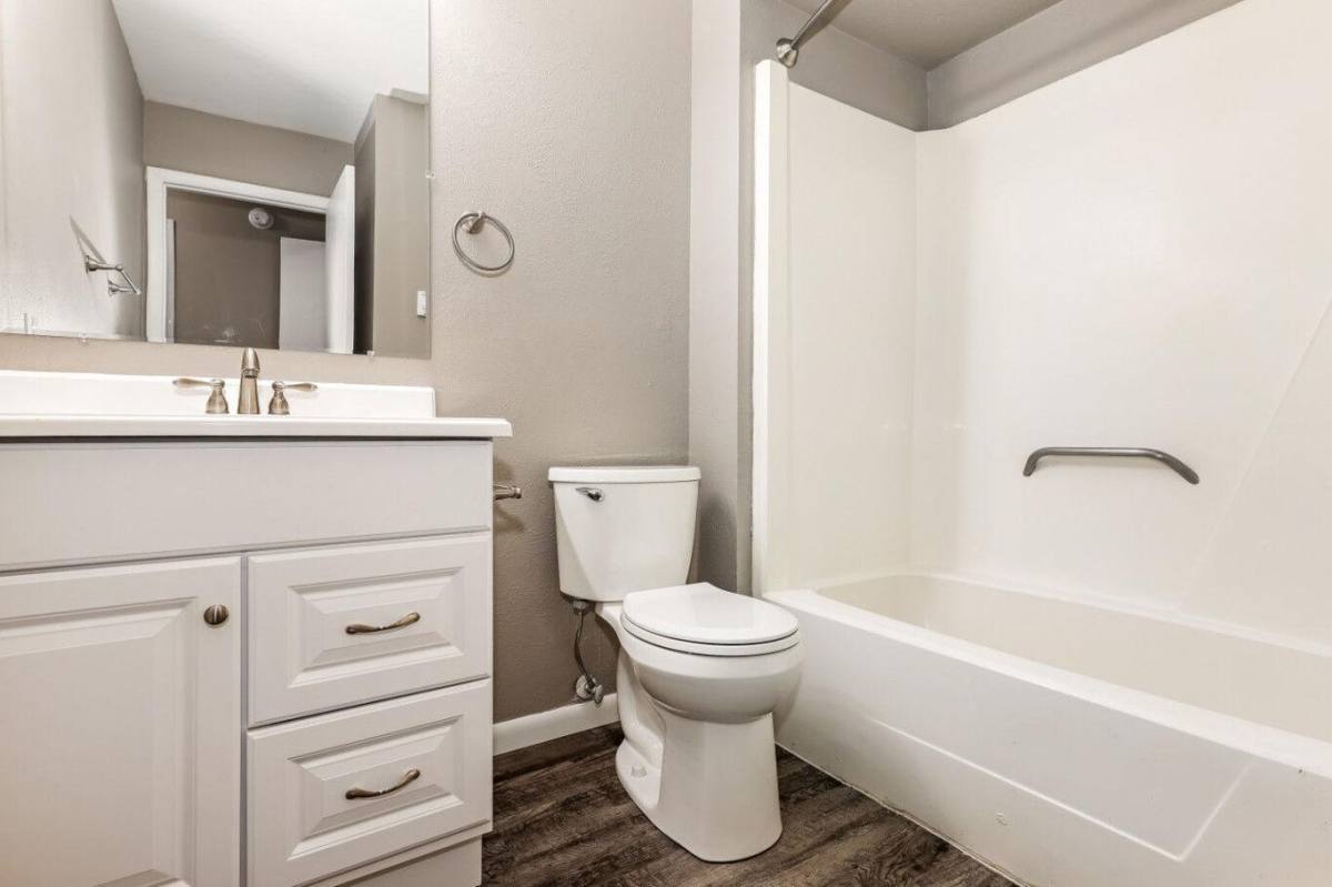 Apartment for rent at Ravenswood, 4668 Talmadge Green Rd #1A, Toledo, OH 43623