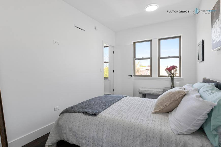 Apartment for rent at 1555 W Hollywood #212, Chicago, IL 60660