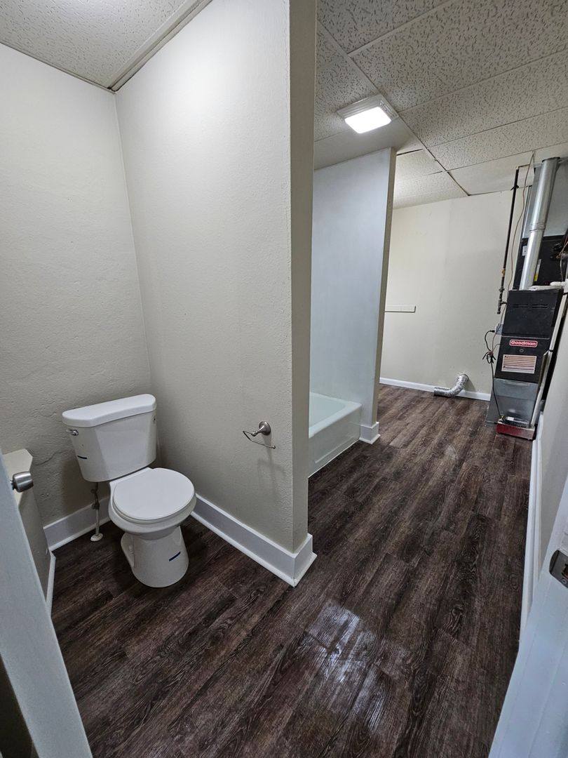 Apartment for rent at 114 N 7th St, Knoxville, IA 50138