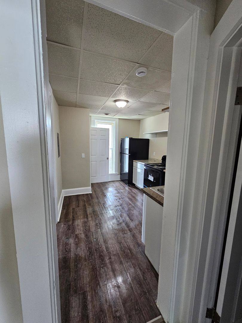 Apartment for rent at 114 N 7th St, Knoxville, IA 50138