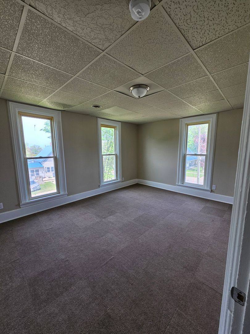 Apartment for rent at 114 N 7th St, Knoxville, IA 50138