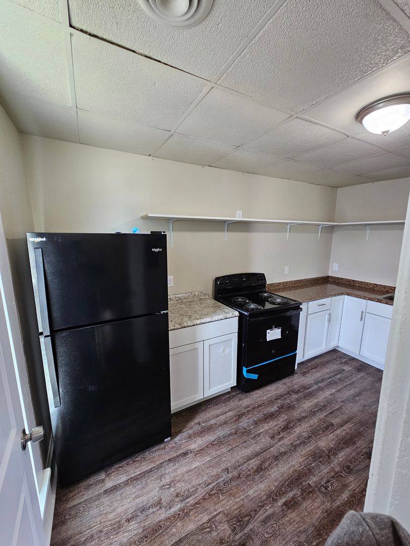 Apartment for rent at 114 N 7th St, Knoxville, IA 50138