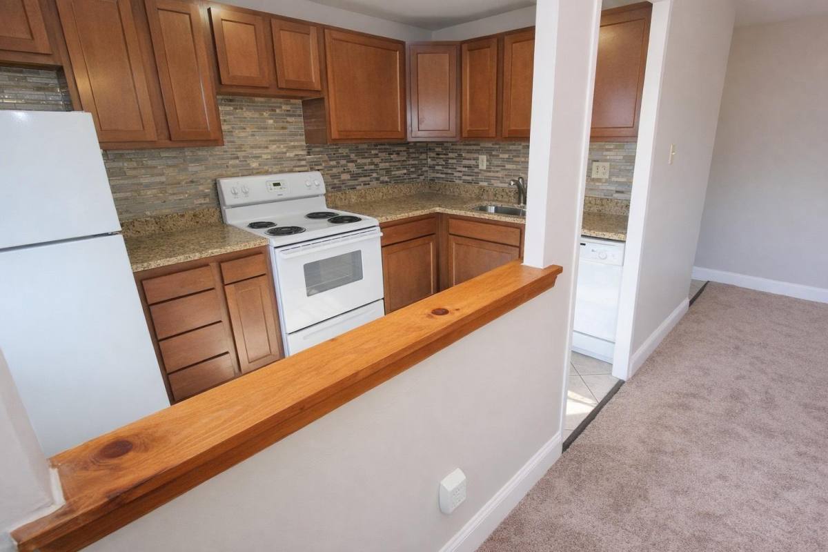 Apartment for rent at Regency Court, 6005 6009 6015 Fifth Ave, Pittsburgh, PA 15232