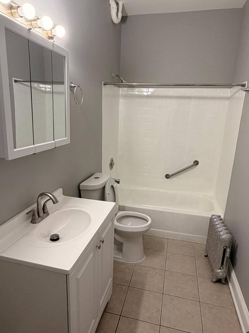 Apartment for rent at 4739 S Ingleside #1B, Chicago, IL 60615