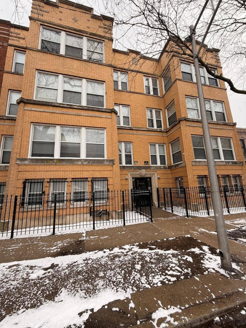 Apartment for rent at 4739 S Ingleside #1B, Chicago, IL 60615