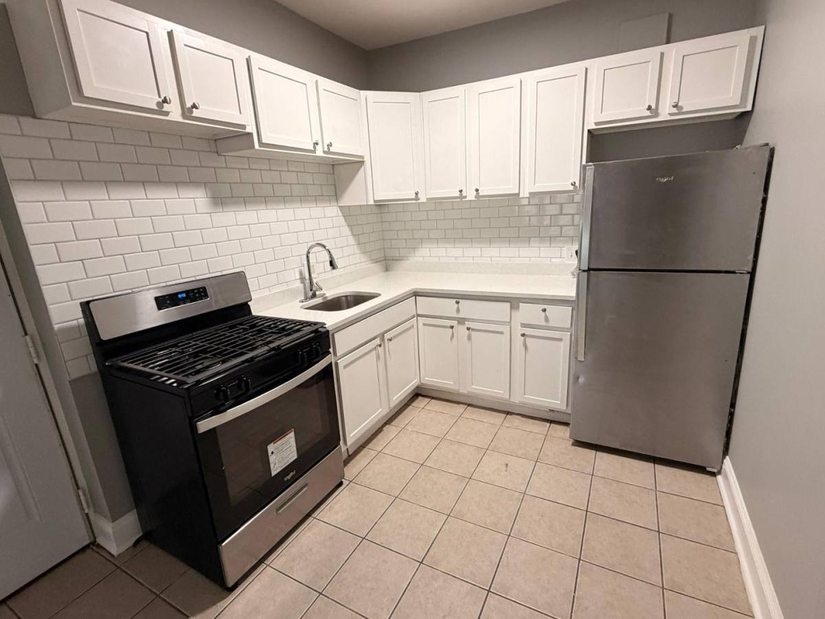 Apartment for rent at 4739 S Ingleside #1B, Chicago, IL 60615