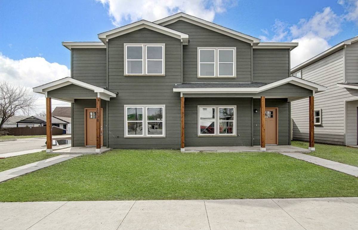 Townhouse for rent at 1138 E Broadway Ave, Fort Worth, TX 76104