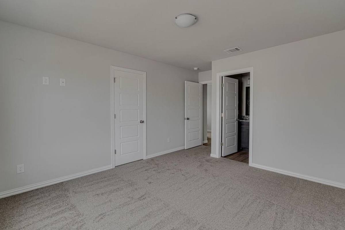 Townhouse for rent at 1138 E Broadway Ave, Fort Worth, TX 76104