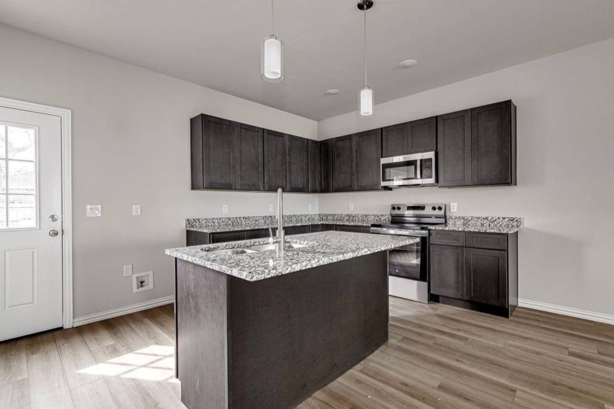 Townhouse for rent at 1138 E Broadway Ave, Fort Worth, TX 76104