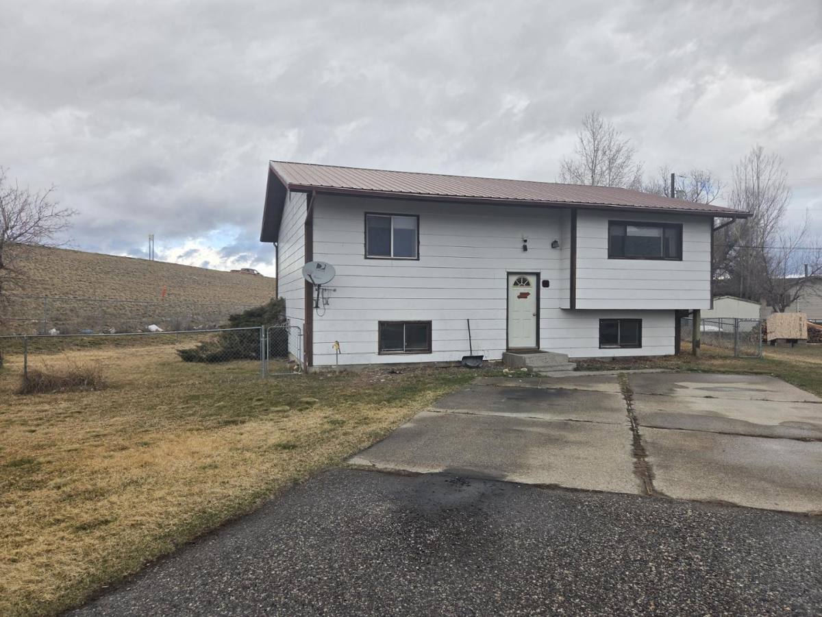 Apartment for rent at 207 W Rosebud Ave #B, Belgrade, MT 59714