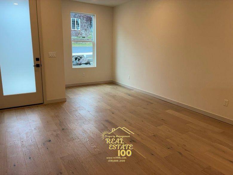 Apartment for rent at Lakewood, 305 SE Jetty Ave #F, Lincoln City, OR 97367