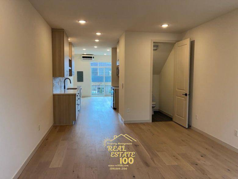 Apartment for rent at Lakewood, 305 SE Jetty Ave #F, Lincoln City, OR 97367