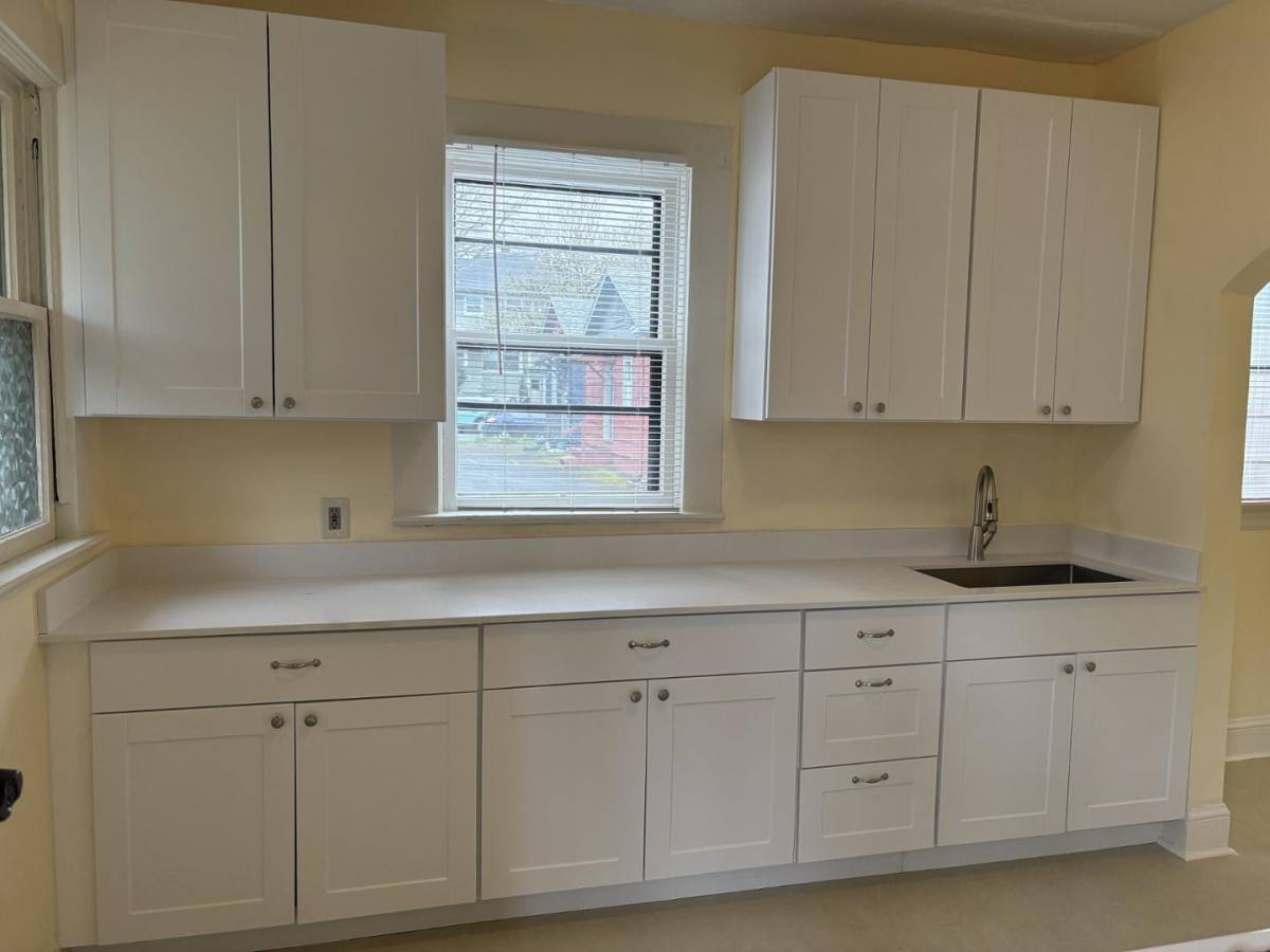 Apartment for rent at Hawthorne Belmont, 2311 SE Hawthorne Blvd, Portland, OR 97214