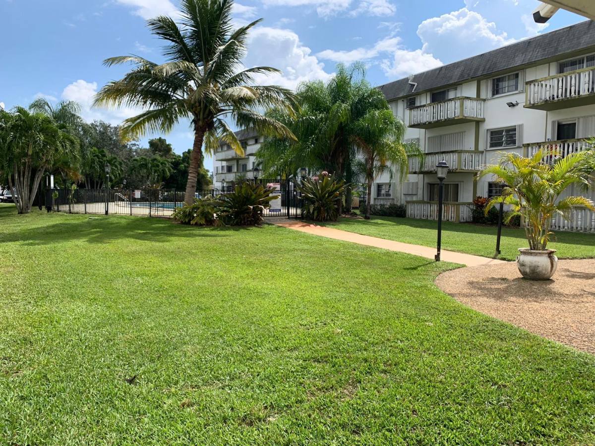Condo for rent at 15225 NE 6th Ave #B309, Miami, FL 33162