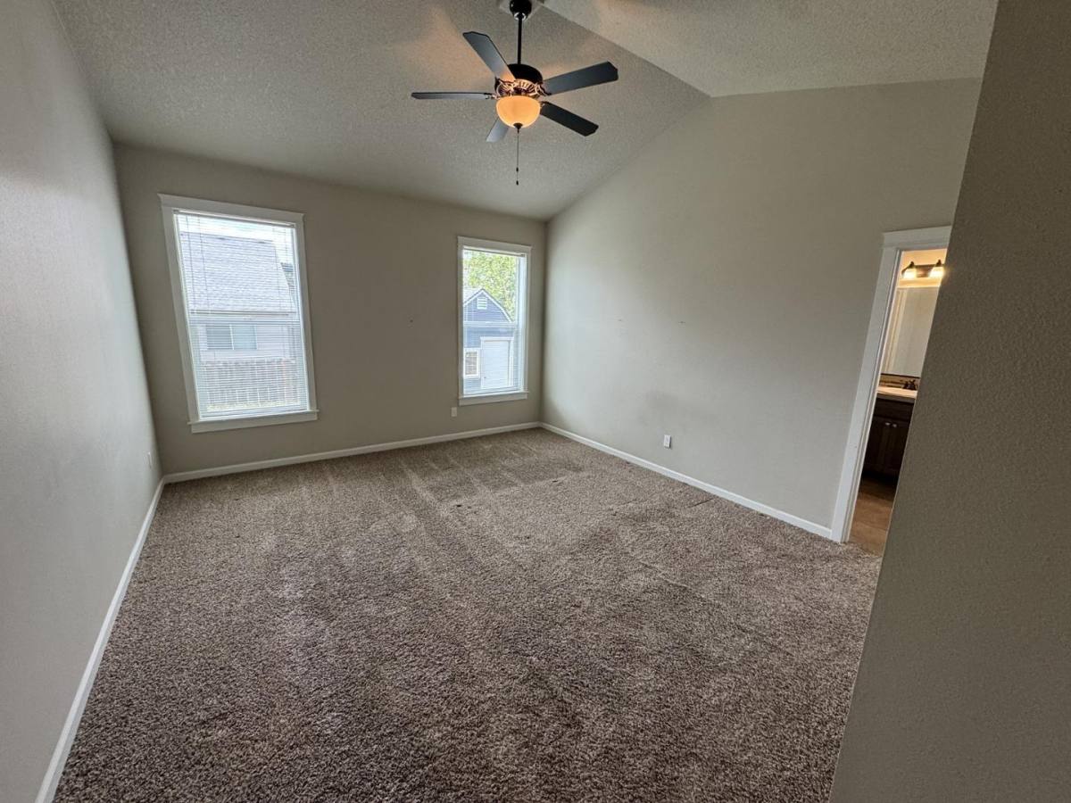 House for rent at 903 Riley Dr NE, Silverton, OR 97381