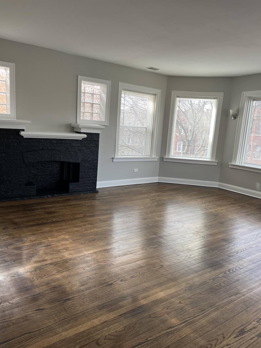 Apartment for rent at 7625 S Essex Ave, Chicago, IL 60649