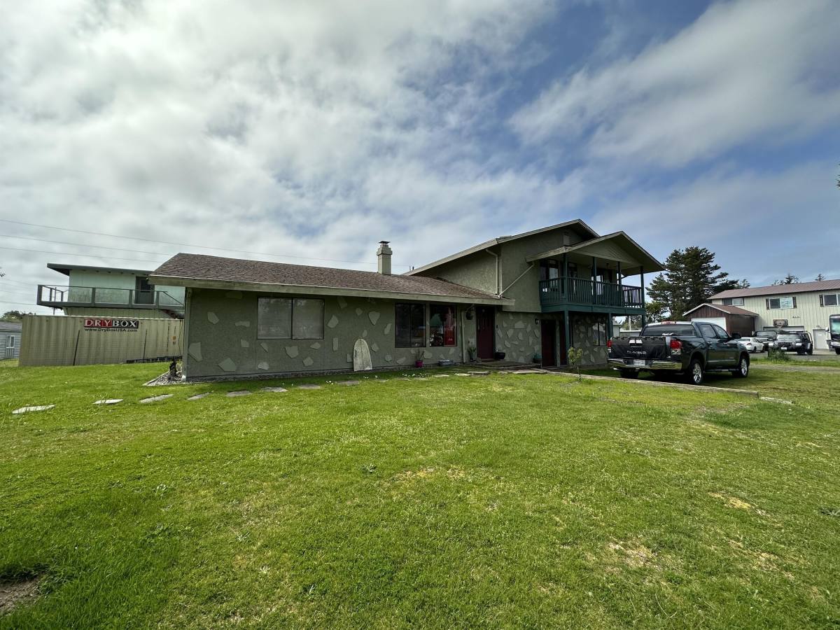 Apartment for rent at 618 N Ocosta St #1, Westport, WA 98595