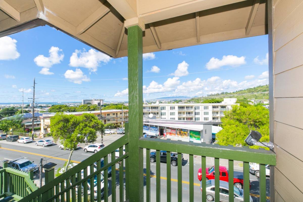 House for rent at 1915 Kalihi St 1 #TOP, Honolulu, HI 96819