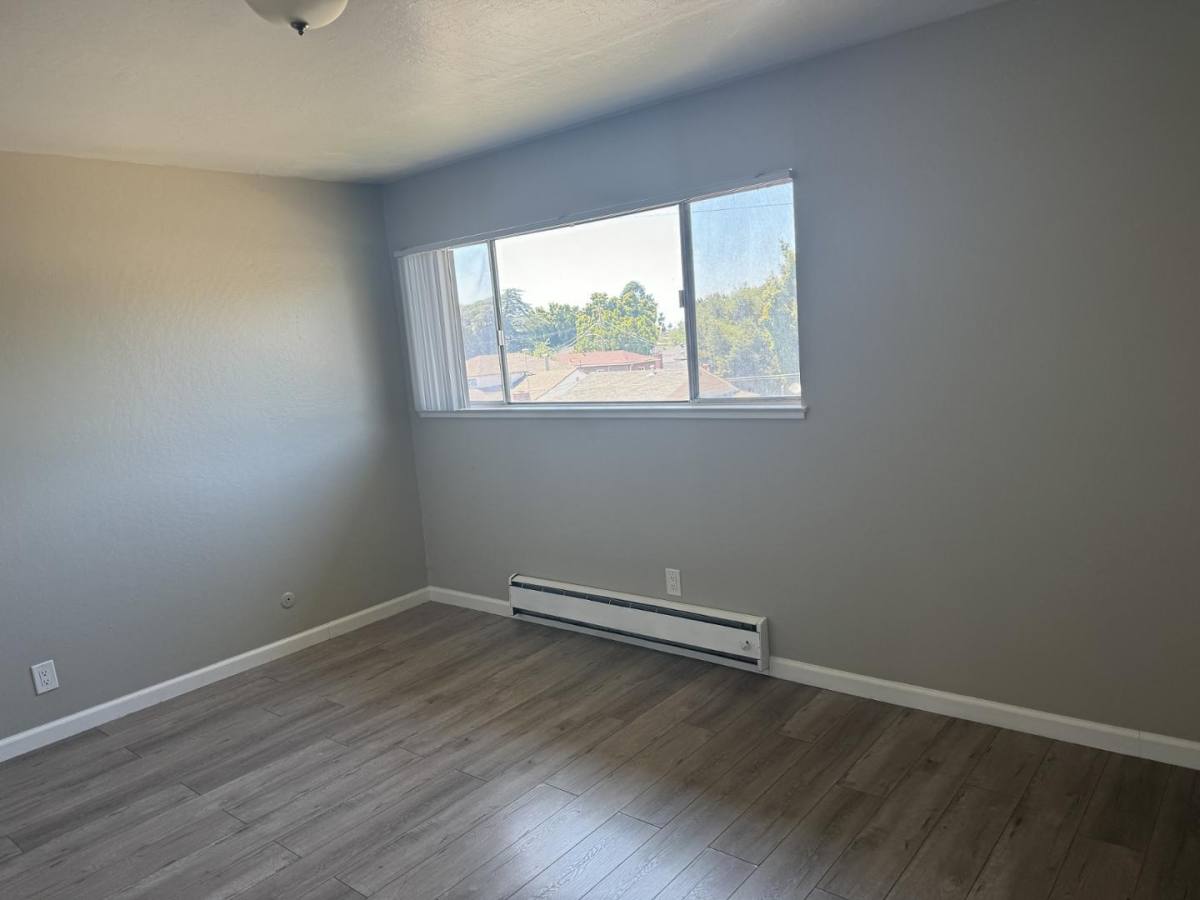 Apartment for rent at 7911 Bancroft Ave #207, Oakland, CA 94605