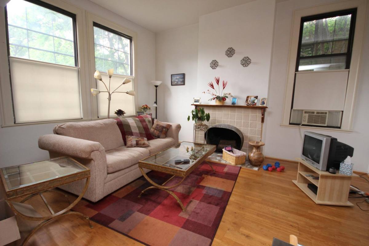 Apartment for rent at 5533 Ellsworth Ave, Pittsburgh, PA 15232