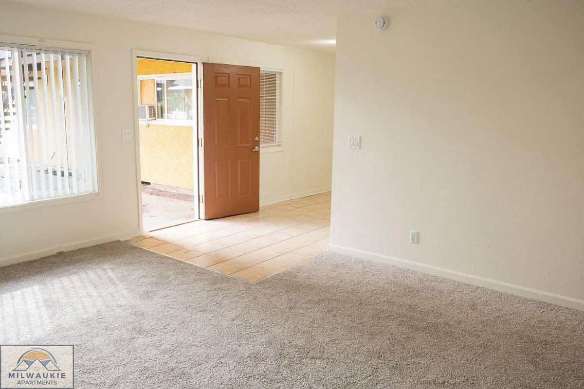 Apartment for rent at 4545 SE Ina Ave #4, Portland, OR 97267