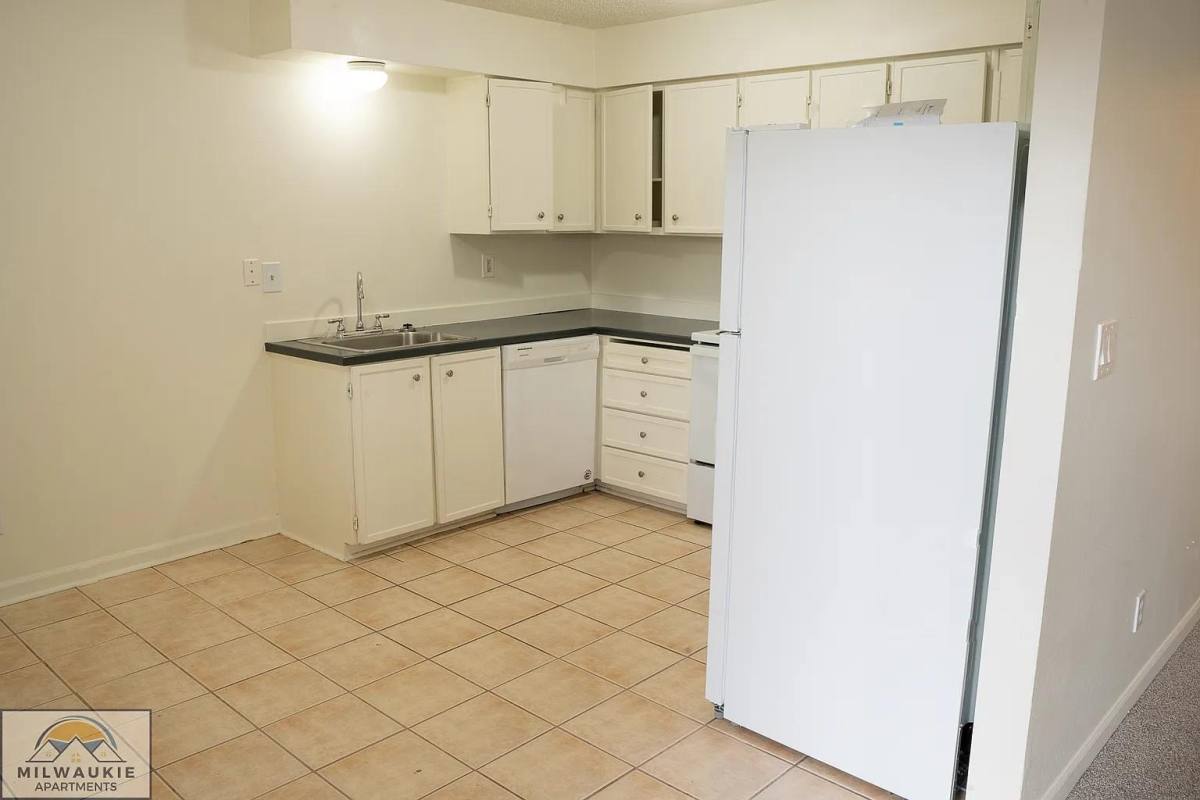 Apartment for rent at 4545 SE Ina Ave #4, Portland, OR 97267