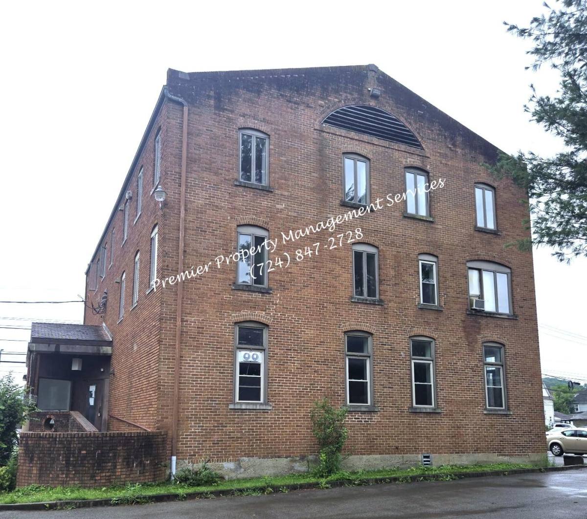 Apartment for rent at 518 W Cunningham St, Butler, PA 16001