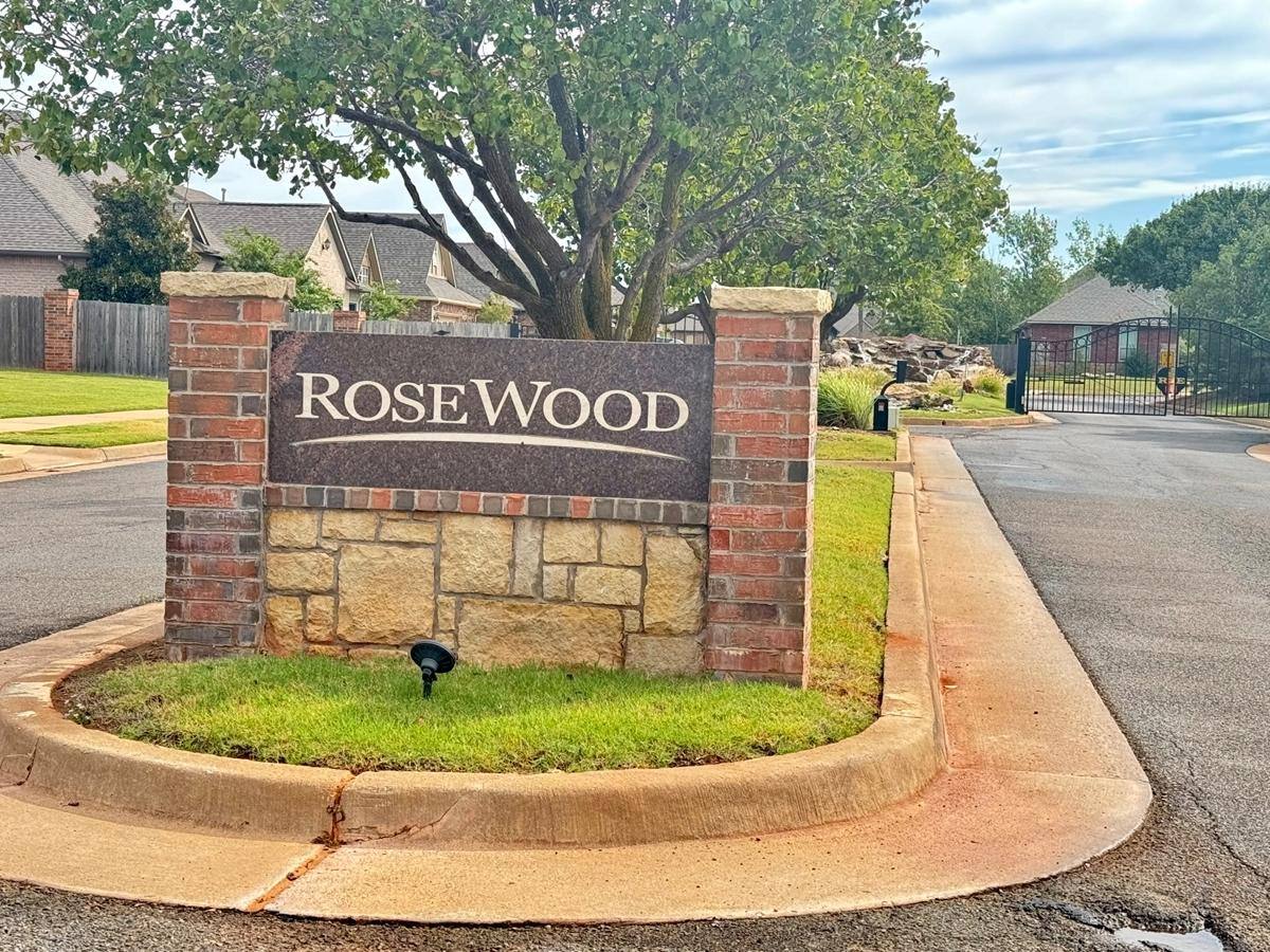 House for rent at Rosewood, 17225 Ridgewood Dr, Edmond, OK 73012