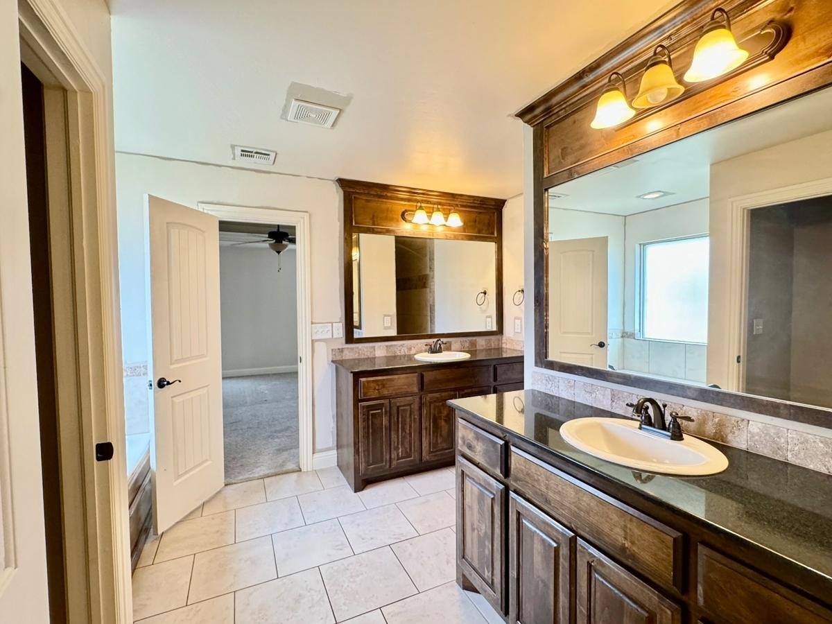 House for rent at Rosewood, 17225 Ridgewood Dr, Edmond, OK 73012