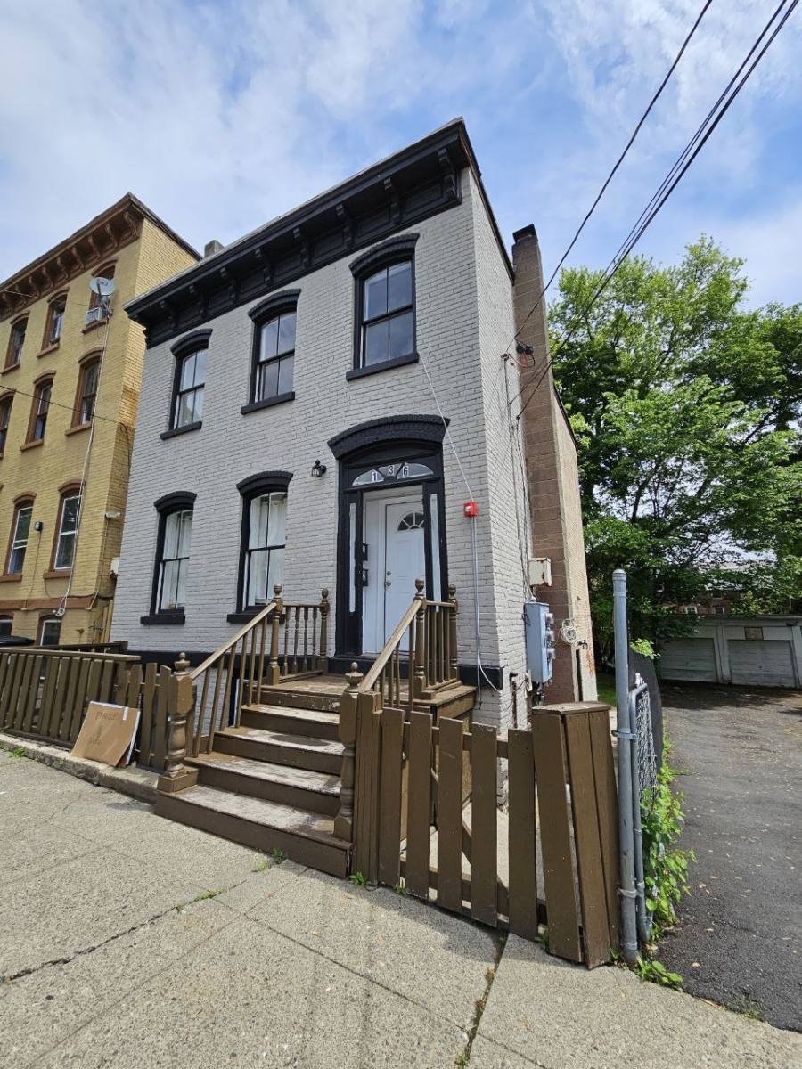 Apartment for rent at 136 Johnston St, Newburgh, NY 12550