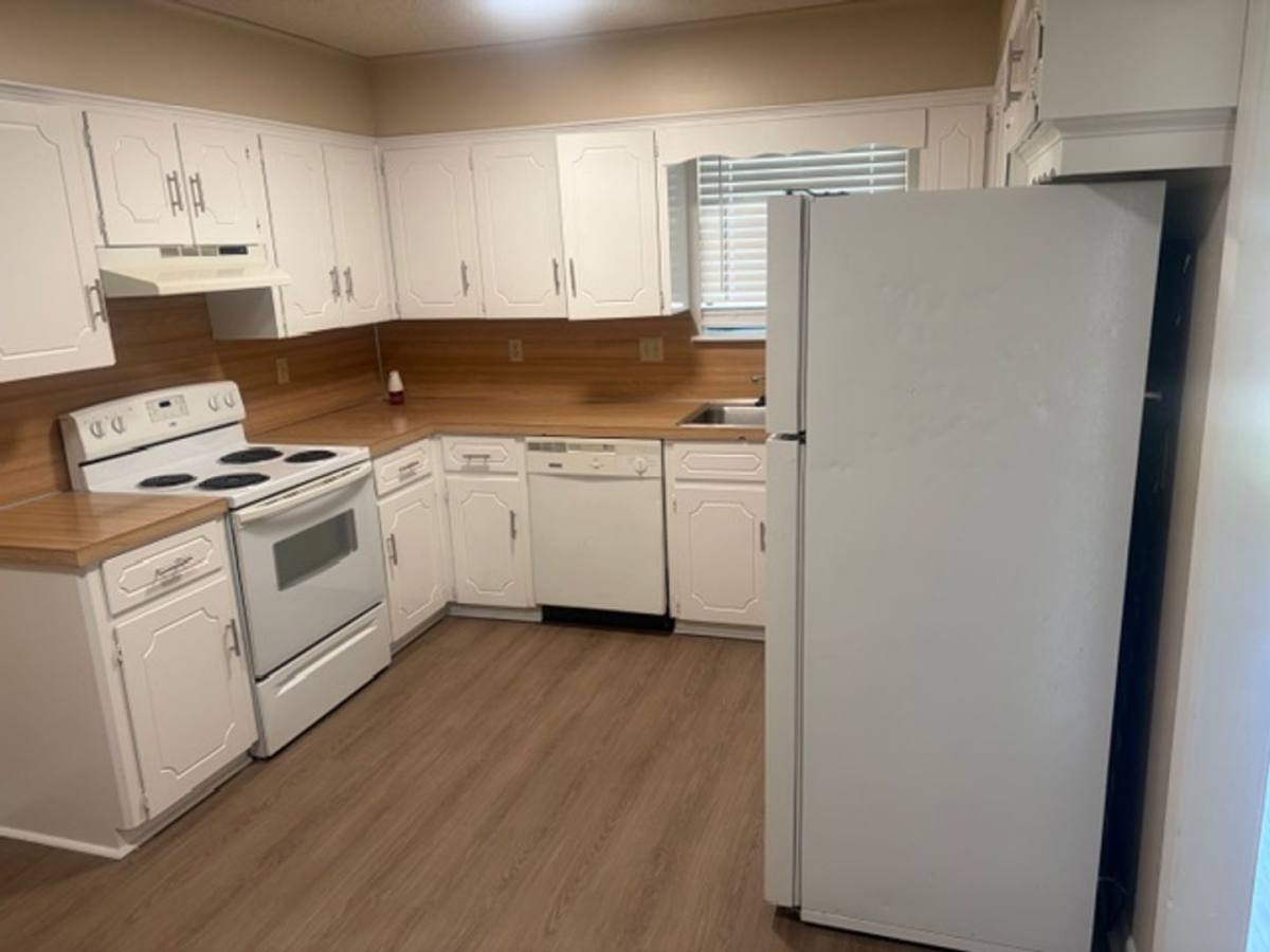 Apartment for rent at 1 Pinewood Court, Jacksonville, AR 72076