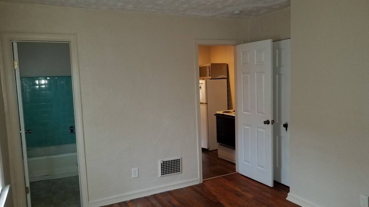 Apartment for rent at 1923 Auburn Ave, Dayton, OH 45406