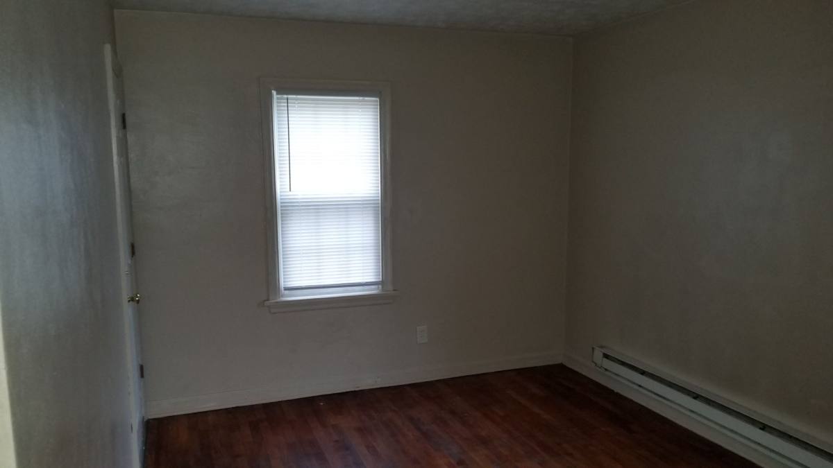 Apartment for rent at 1923 Auburn Ave, Dayton, OH 45406