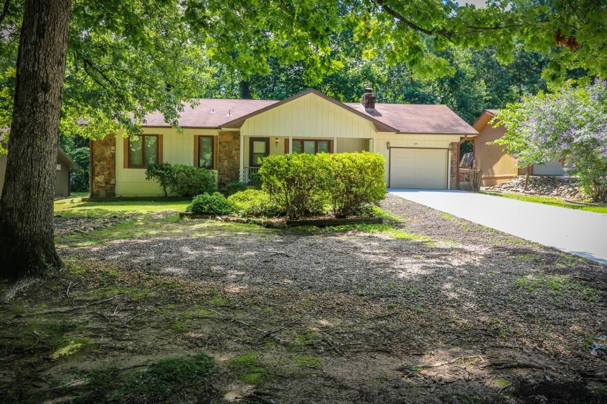 House for rent at 29 Frontera Circle, Hot Springs Village, AR 71909