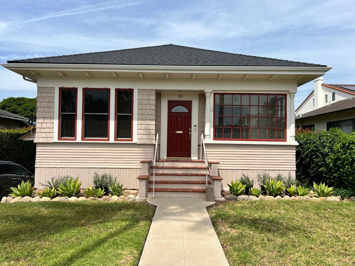 Apartment for rent at 118 W Pedregosa, Santa Barbara, CA 93101