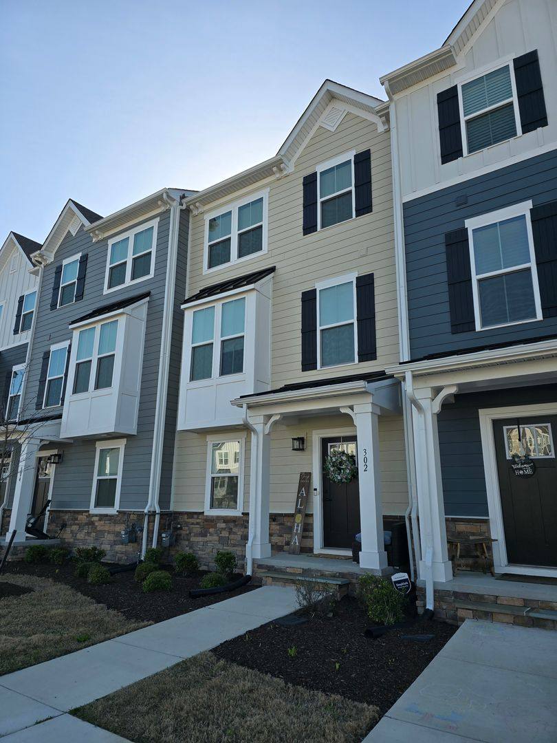 Townhouse for rent at 302 Fost Blvd, Moyock, NC 27958
