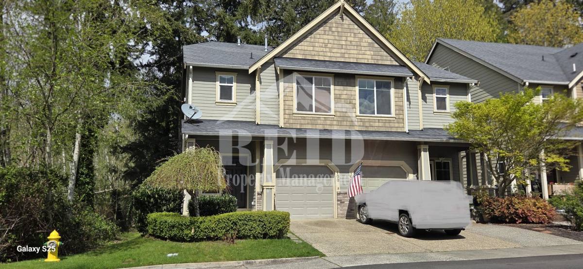 Townhouse for rent at 100 Miramar Circle NE, Bremerton, WA 98311