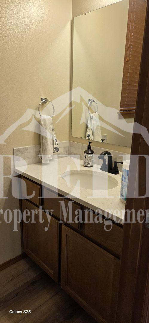 Townhouse for rent at 100 Miramar Circle NE, Bremerton, WA 98311