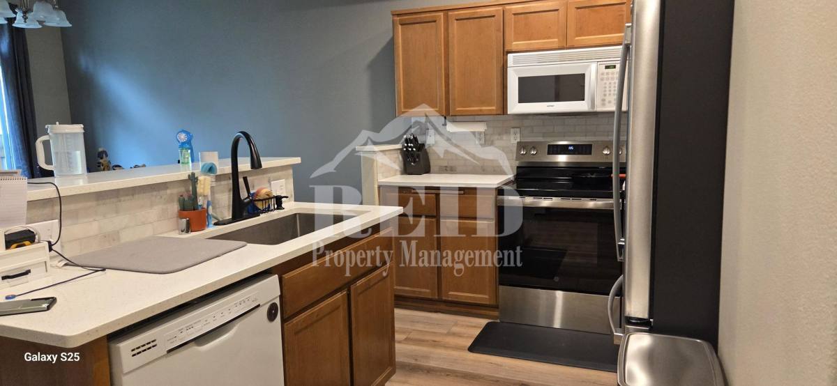 Townhouse for rent at 100 Miramar Circle NE, Bremerton, WA 98311