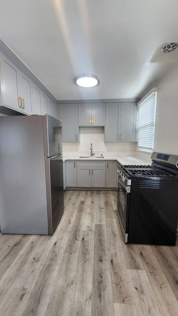 Apartment for rent at 2305-2309 Halm Ave, Los Angeles, CA 90034