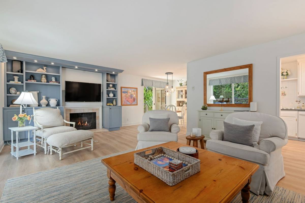House for rent at 1024 Fairway Rd, Santa Barbara, CA 93108