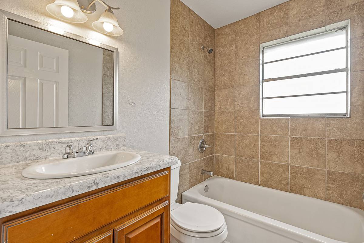 Townhouse for rent at 701 S Elm St, Searcy, AR 72143