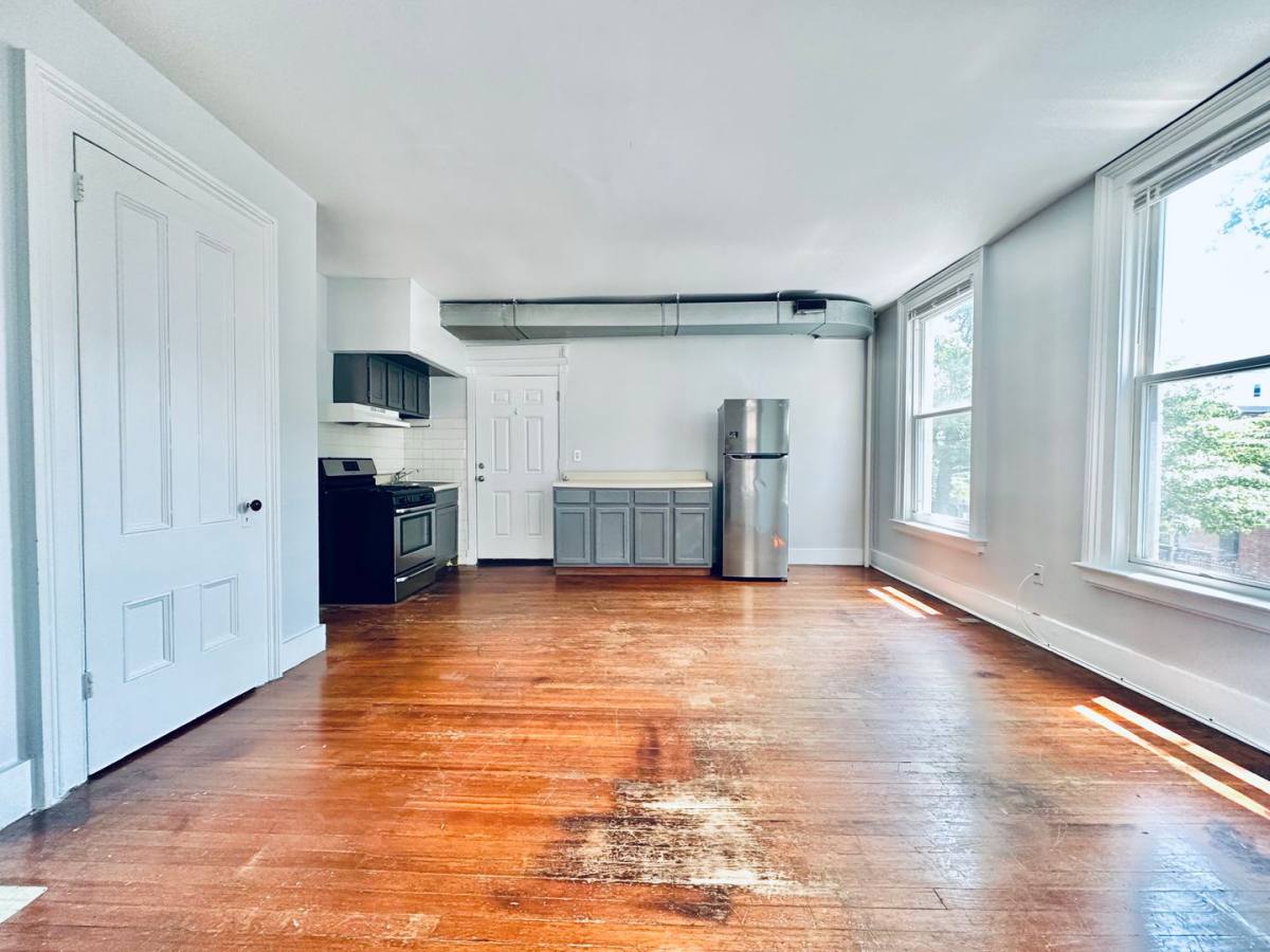 Apartment for rent at 271 Crown St, New Haven, CT 06511