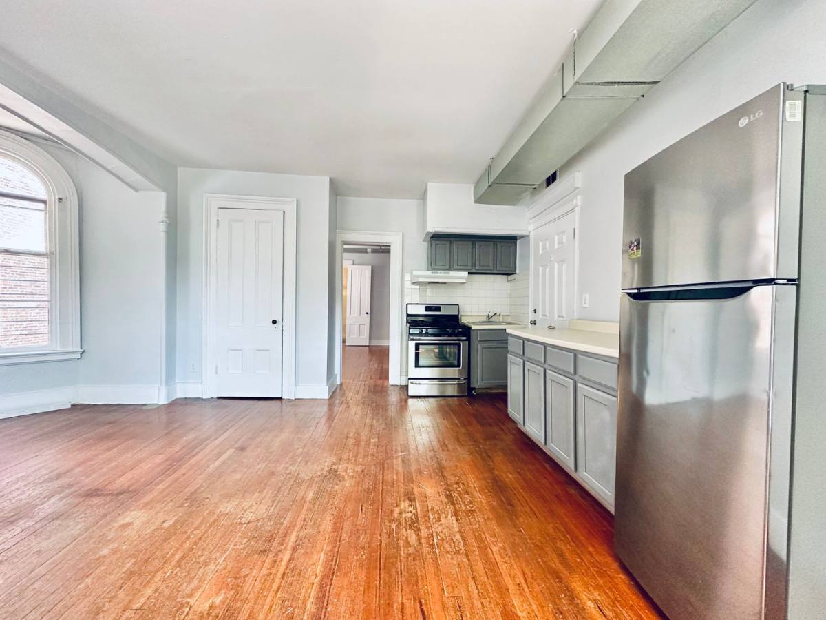 Apartment for rent at 271 Crown St, New Haven, CT 06511