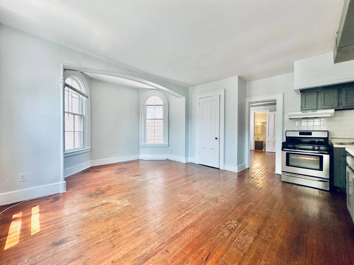 Apartment for rent at 271 Crown St, New Haven, CT 06511