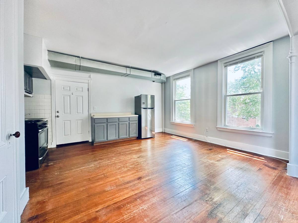 Apartment for rent at 271 Crown St, New Haven, CT 06511