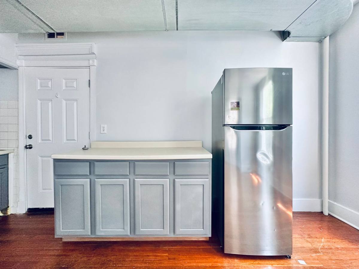 Apartment for rent at 271 Crown St, New Haven, CT 06511