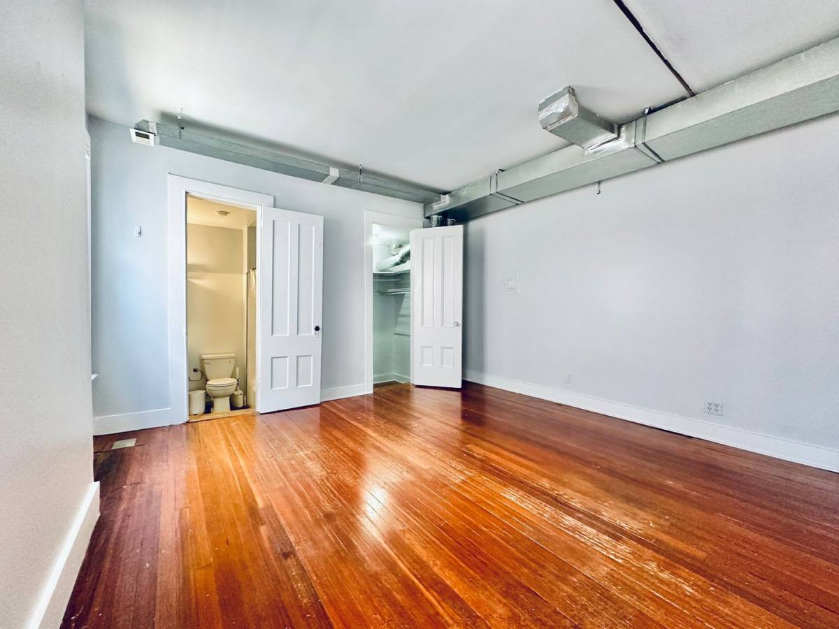Apartment for rent at 271 Crown St, New Haven, CT 06511