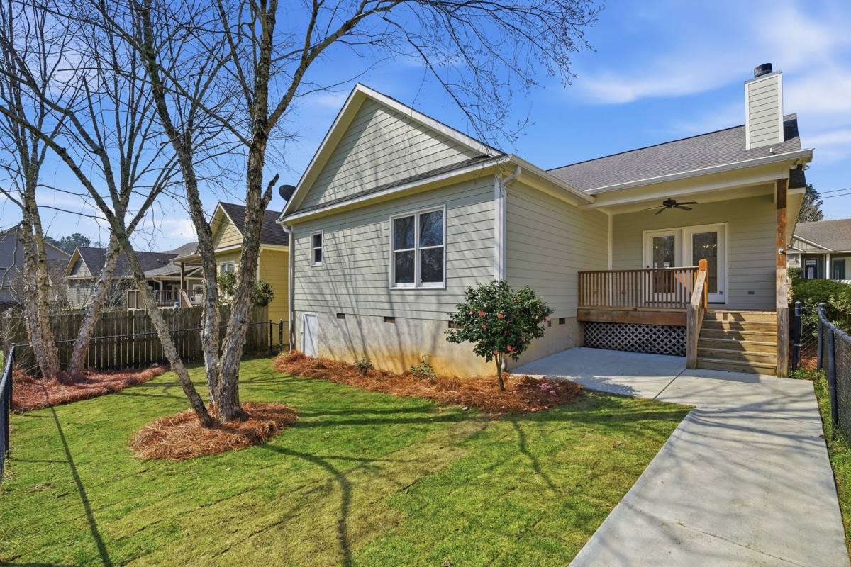 House for rent at 374 Cherry St, Auburn, AL 36830